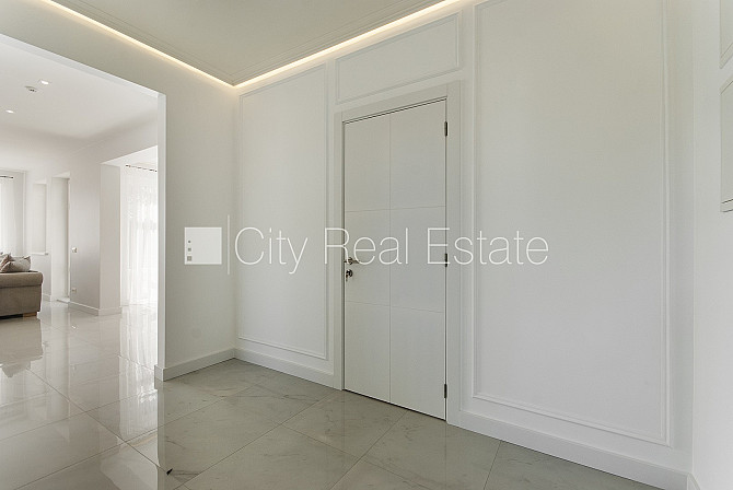 Jaunceltne, labiekārtots apzaļumots pagalms, ieeja no pagalma, pagalmā bērnu spēļu laukums, Rīga - foto 18