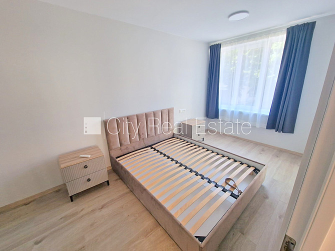 Фасадный дом, реновированный дом, закрытый двор, территория обнесена забором, Рига - изображение 7