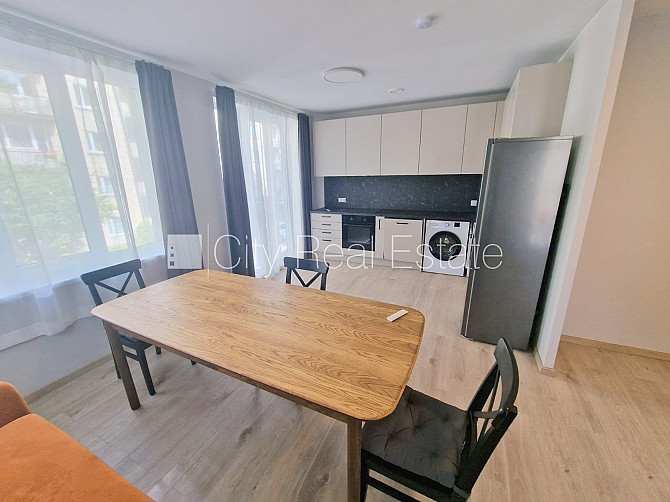 Фасадный дом, реновированный дом, закрытый двор, территория обнесена забором, Рига - изображение 3