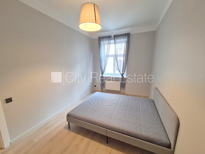 Fasādes māja, renovēta māja, slēgta teritorija, ieeja no ielas un pagalma, ir lifts, kāpņu Rīga - foto 11