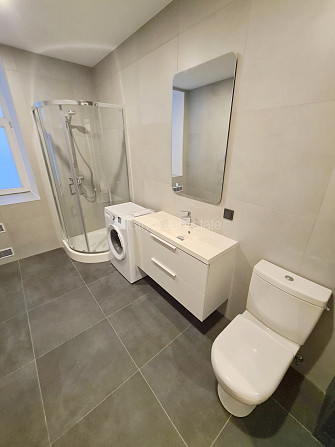 Fasādes māja, renovēta māja, slēgta teritorija, ieeja no ielas un pagalma, ir lifts, kāpņu Rīga - foto 14