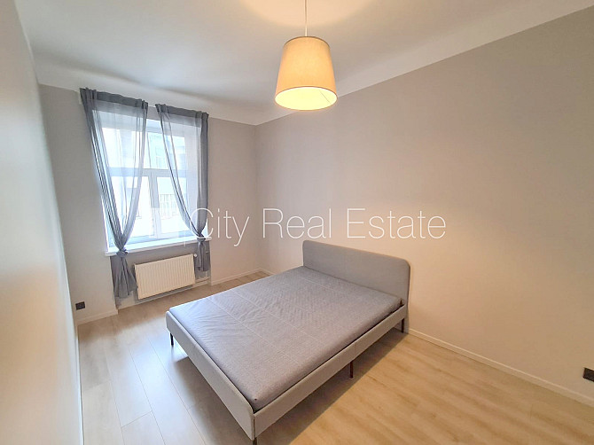 Fasādes māja, renovēta māja, slēgta teritorija, ieeja no ielas un pagalma, ir lifts, kāpņu Rīga - foto 10