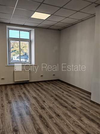 Šo dzīvokli izīrē pa diennaktīm (īstermiņa īre), īres cena sludinājumā norādīta par Rīga - foto 1