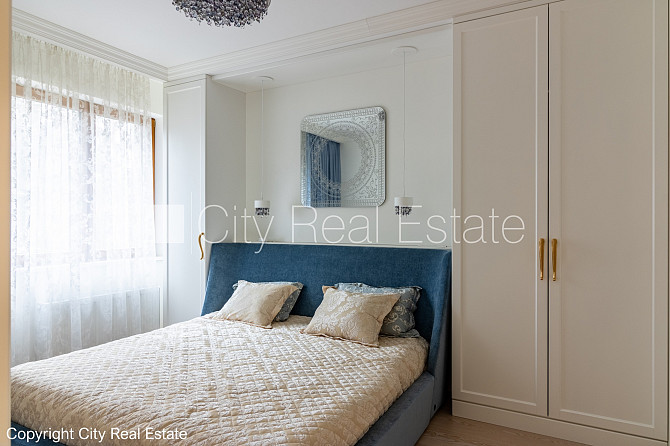 Дом во дворе, закрытый двор, объект охраняет физическая охрана, вход со двора, во Рига - изображение 14