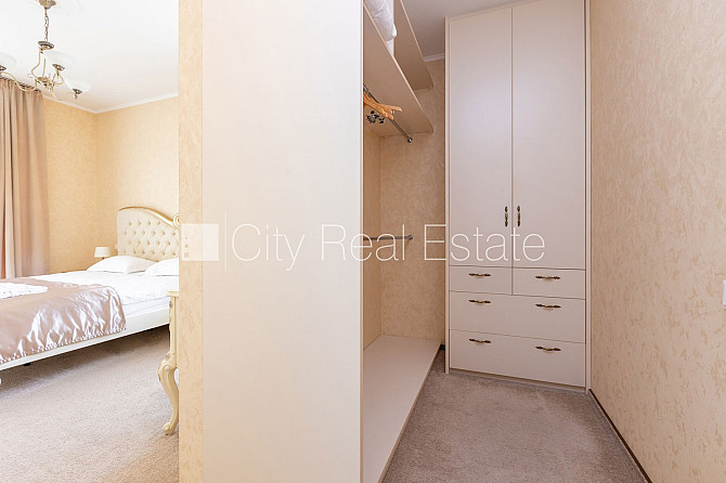 Фасадный дом, реставрированный дом, закрытый двор, лифт, лестничная клетка после Рига - изображение 17