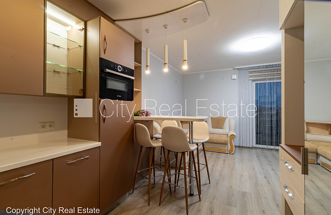 Новостройка, фасадный дом, благоустроенный озеленённый двор, территория Рига - изображение 16