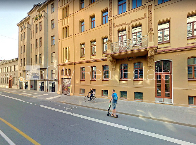 Fasādes māja, renovēta māja, labiekārtota apzaļumota teritorija, iespēja nomāt Rīga - foto 12