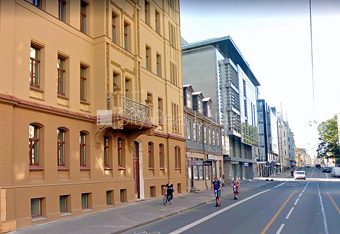 Fasādes māja, renovēta māja, labiekārtota apzaļumota teritorija, iespēja nomāt Rīga - foto 13