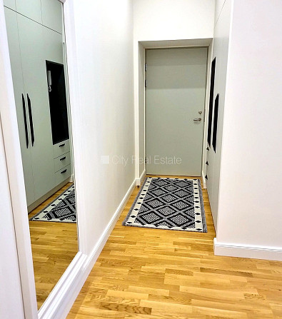 Fasādes māja, renovēta māja, labiekārtota apzaļumota teritorija, iespēja nomāt Rīga - foto 10