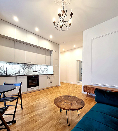 Fasādes māja, renovēta māja, labiekārtota apzaļumota teritorija, iespēja nomāt Rīga - foto 1