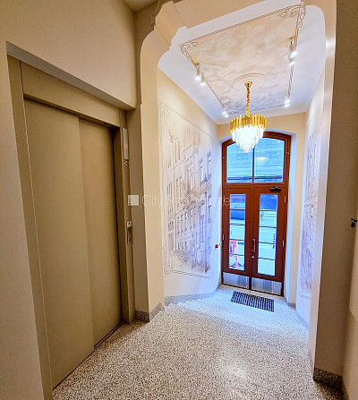 Fasādes māja, renovēta māja, labiekārtota apzaļumota teritorija, iespēja nomāt Rīga - foto 11