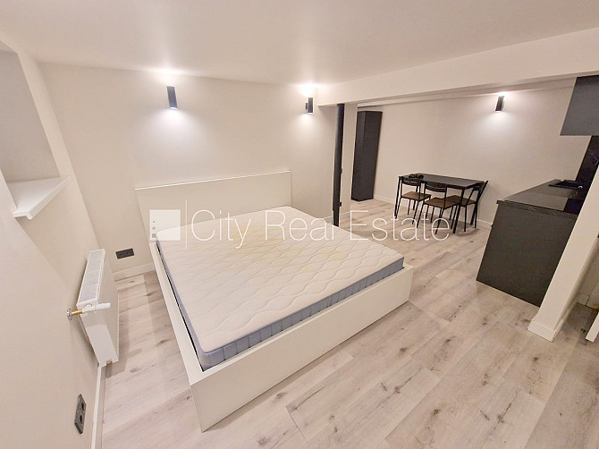 Фасадный дом, реновированный дом, закрытый двор, вход с улицы, полуподвал, Рига - изображение 8