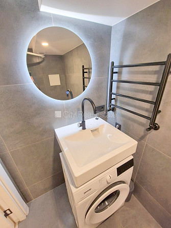 Фасадный дом, реновированный дом, закрытый двор, вход с улицы, полуподвал, Рига - изображение 15