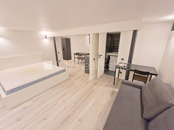 Фасадный дом, реновированный дом, закрытый двор, вход с улицы, полуподвал, Рига - изображение 7