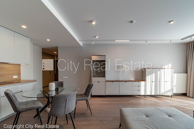 Новостройка, здание во дворе, благоустроенная озеленённая территория, Рига - изображение 5