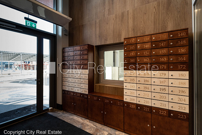 Новостройка, здание во дворе, благоустроенная озеленённая территория, Рига - изображение 19