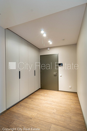 Новостройка, здание во дворе, благоустроенная озеленённая территория, Рига - изображение 16