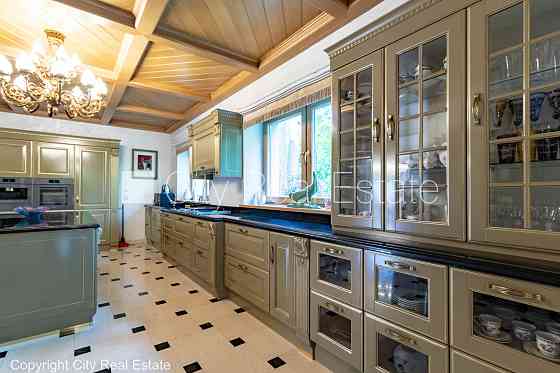 Новостройка, благоустроенная озеленённая территория, закрытая территория, Юрмала