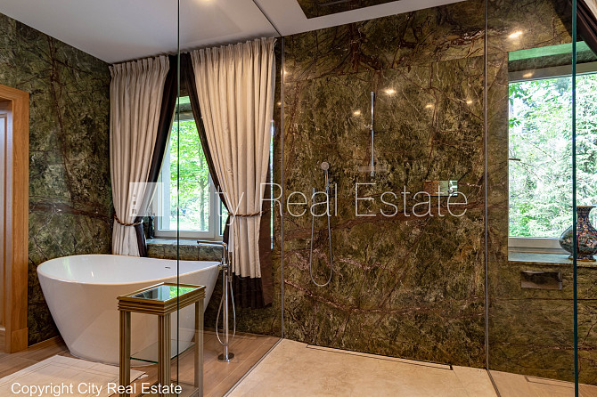 Новостройка, благоустроенная озеленённая территория, въездные ворота оснащены Юрмала - изображение 15