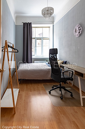 Реновированный дом, закрытый двор, вход со двора, лестничная клетка после Рига - изображение 9