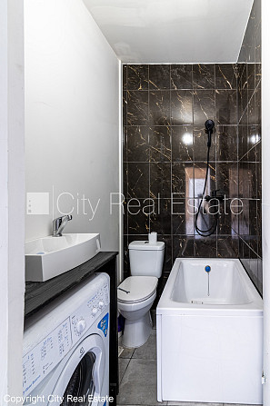 Фасадный дом, реновированный дом, подъездная дорога покрыта брущаткoй, одна Рига - изображение 5