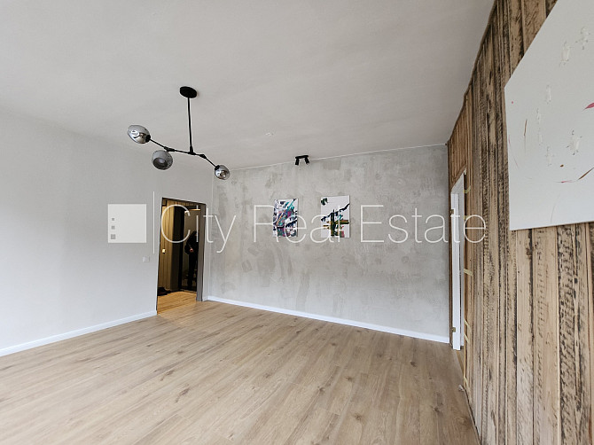 Фасадный дом, реновированный дом, подъездная дорога покрыта брущаткoй, одна Рига - изображение 7