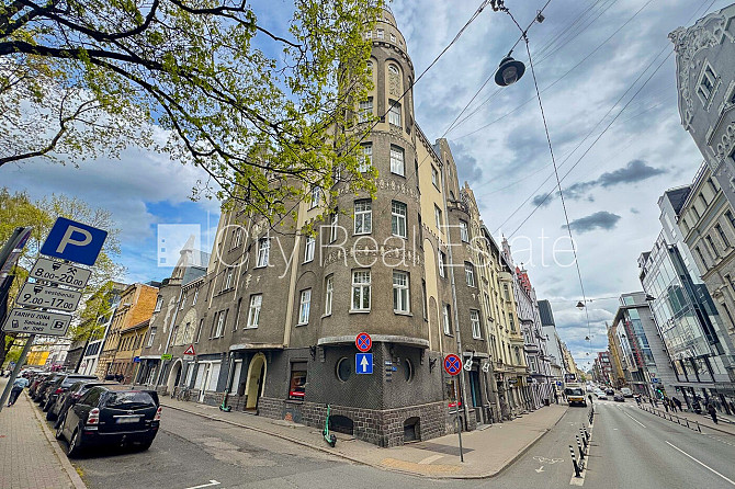 Фасадный дом, реновированный дом, закрытый двор, вход с улицы, апартаменты люкс, Рига - изображение 14