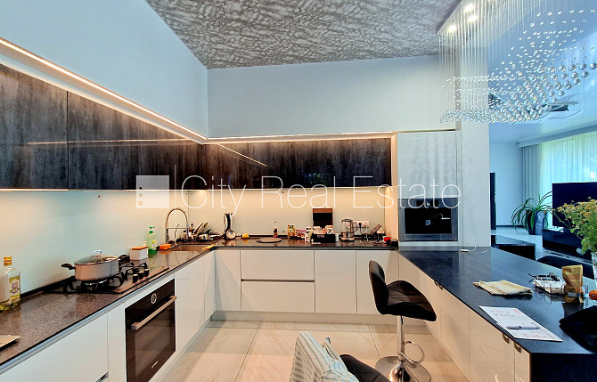 Zeme īpašumā, privātmāja, jaunceltne, labiekārtota apzaļumota teritorija, iežogota Jūrmala - foto 3