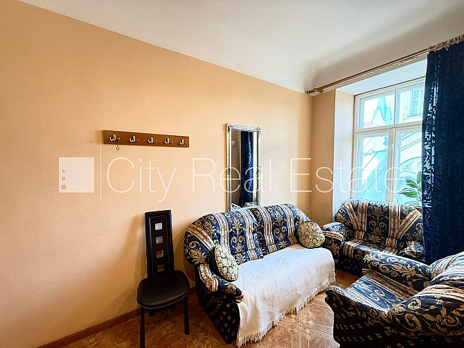 Фасадный дом, реновированный дом, вход с улицы, лестничная клетка после Рига - изображение 14