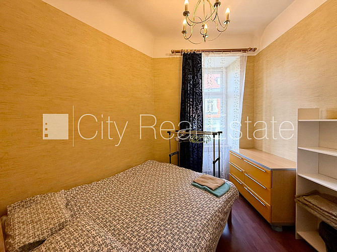 Фасадный дом, реновированный дом, вход с улицы, лестничная клетка после Рига - изображение 9