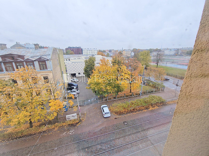 Здание во дворе, реновированный дом, закрытый двор, вход с улицы и со двора, Рига - изображение 10