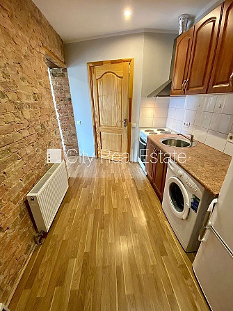 Здание во дворе, реновированный дом, закрытый двор, вход с улицы и со двора, Рига - изображение 3