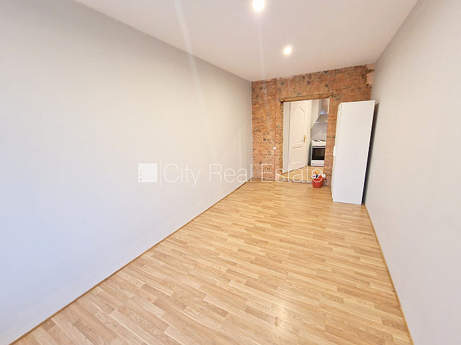 Здание во дворе, реновированный дом, закрытый двор, вход с улицы и со двора, Рига - изображение 7