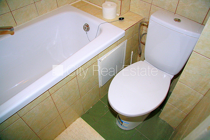 Фасадный дом, реновированный дом, благоустроенная озеленённая территория, Рига - изображение 12