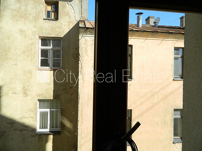 Реновированный дом, лифт, балкон, одна изолированная комната, студио, кухня Рига - изображение 11