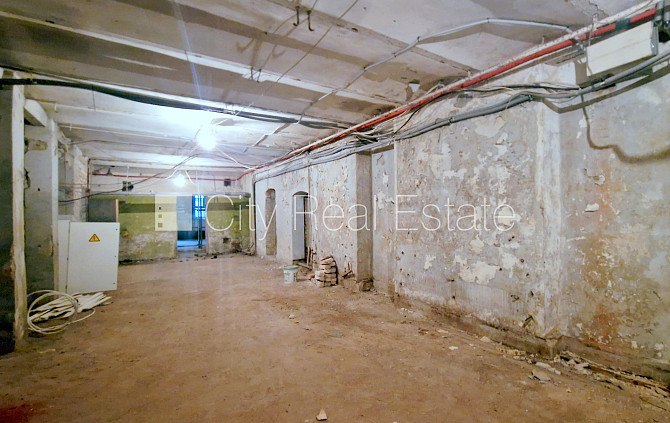 Zeme īpašumā, fasādes māja, renovēta māja, labiekārtota apzaļumota teritorija, teritorijas Rīga - foto 3