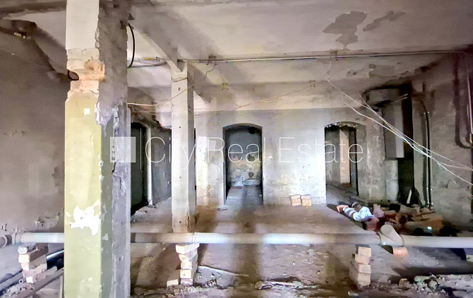 Zeme īpašumā, fasādes māja, renovēta māja, labiekārtota apzaļumota teritorija, teritorijas Rīga - foto 13