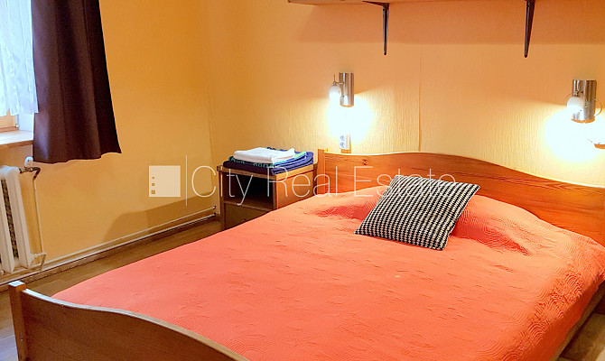 Дом во дворе, реновированный дом, закрытый двор, объект охраняет физическая Рига - изображение 11