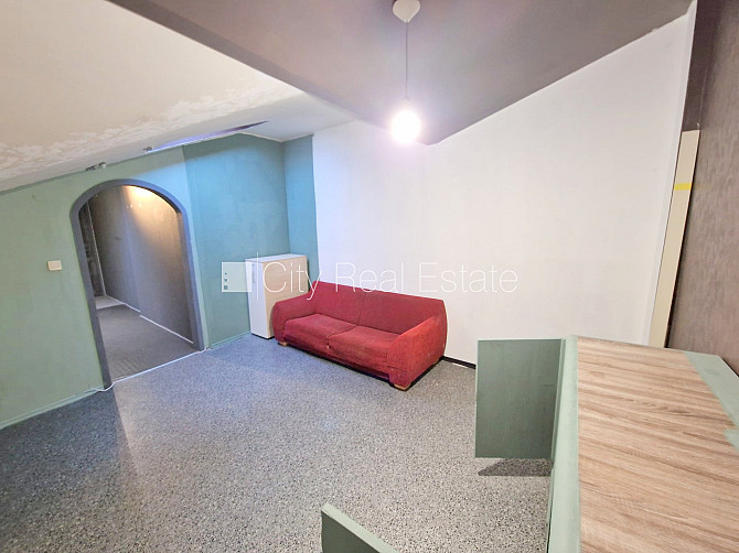 Fasādes māja, renovēta māja, iežogota teritorija, vieta automašīnai, ieeja no pagalma, Rīga - foto 8