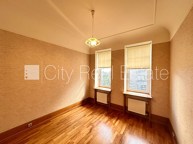 Фасадный дом, реновированный дом, благоустроенная озеленённая территория, Рига - изображение 10