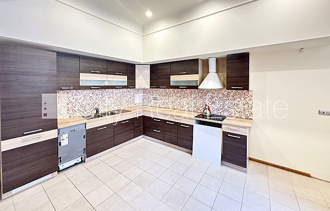 Фасадный дом, реновированный дом, благоустроенная озеленённая территория, Рига - изображение 5