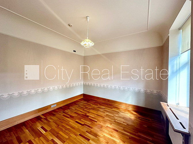 Фасадный дом, реновированный дом, благоустроенная озеленённая территория, Рига - изображение 9