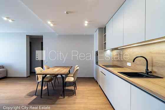 Реновированный дом, вход с улицы, апартаменты люкс, окна выходят во двор, студио, Рига