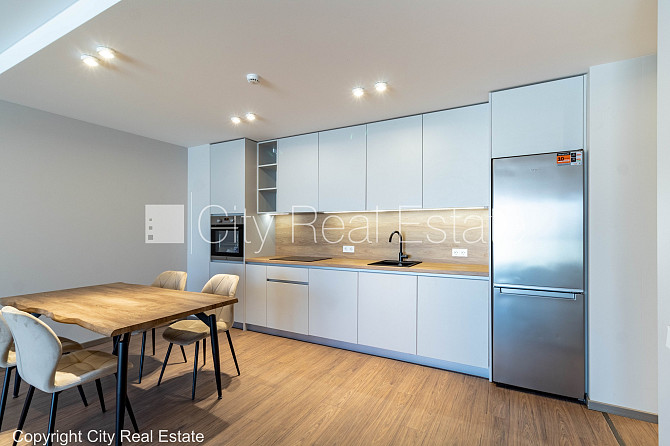 Renovēta māja, ieeja no ielas, luksuss apartamenti , logi vērsti uz pagalma pusi, studio tipa, Rīga - foto 4