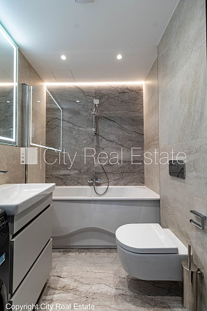 Renovēta māja, ieeja no ielas, luksuss apartamenti , logi vērsti uz pagalma pusi, studio tipa, Rīga - foto 15