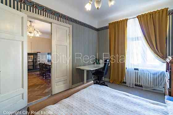 Реновированный дом, благоустроенная озеленённая территория, апартаменты люкс, Рига