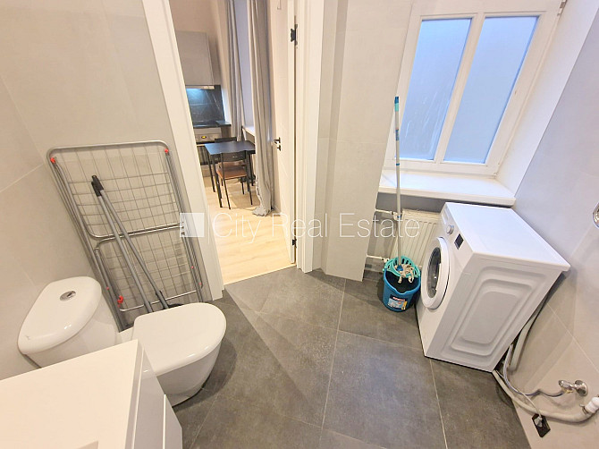 Здание во дворе, реновированный дом, закрытый двор, охраняемый двор, вход с улицы, Рига - изображение 14