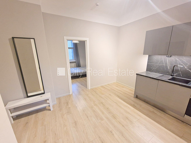 Здание во дворе, реновированный дом, закрытый двор, охраняемый двор, вход с улицы, Рига - изображение 9