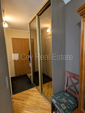 Фасадный дом, панельный дом, благоустроенная озеленённая территория, бесплатная Рига - изображение 11