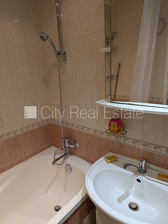 Фасадный дом, панельный дом, благоустроенная озеленённая территория, бесплатная Рига - изображение 8